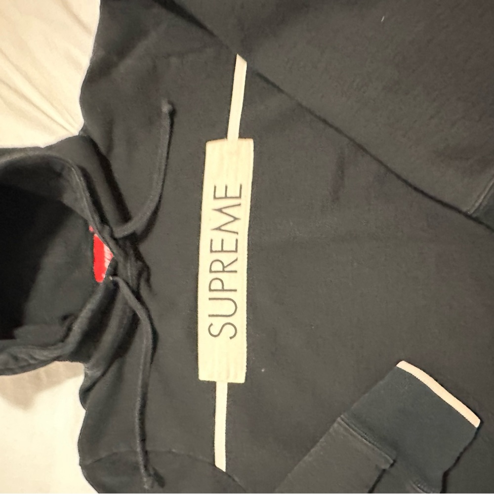Supreme authentic hoodie size medium - Picture 4 of 4